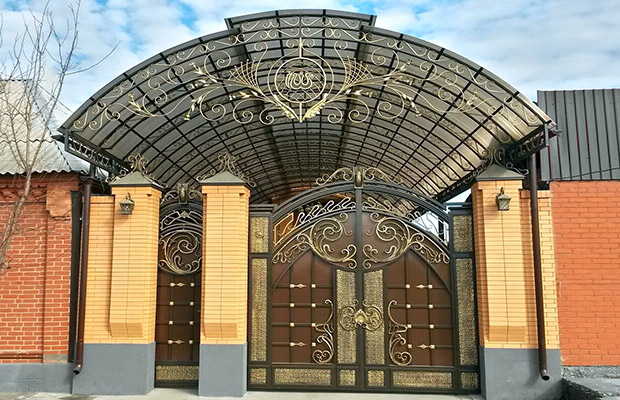 Купить или заказать ворота для дома с навесом - стильные и надежные решения для вашего участка в октябрьском от 42744 руб | ВоротМастер-Ктб